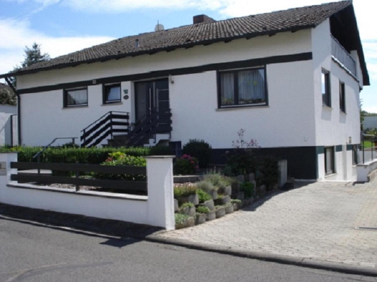 Ferienwohnung Troeppner Kolitzheim Bagian luar foto